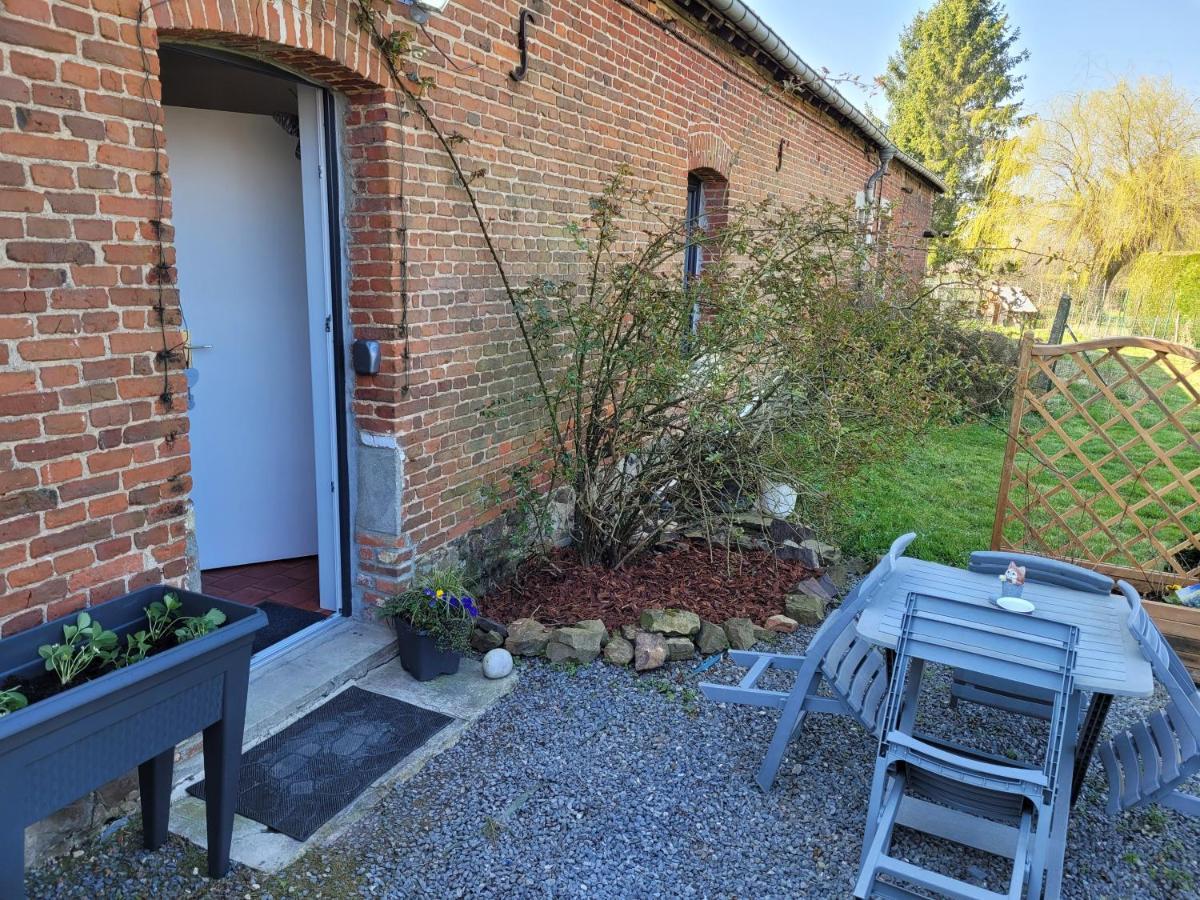 Studio Bienvenue Du Cote De Chez Nous Avec Jardin Privatif Wignehies Exteriér fotografie