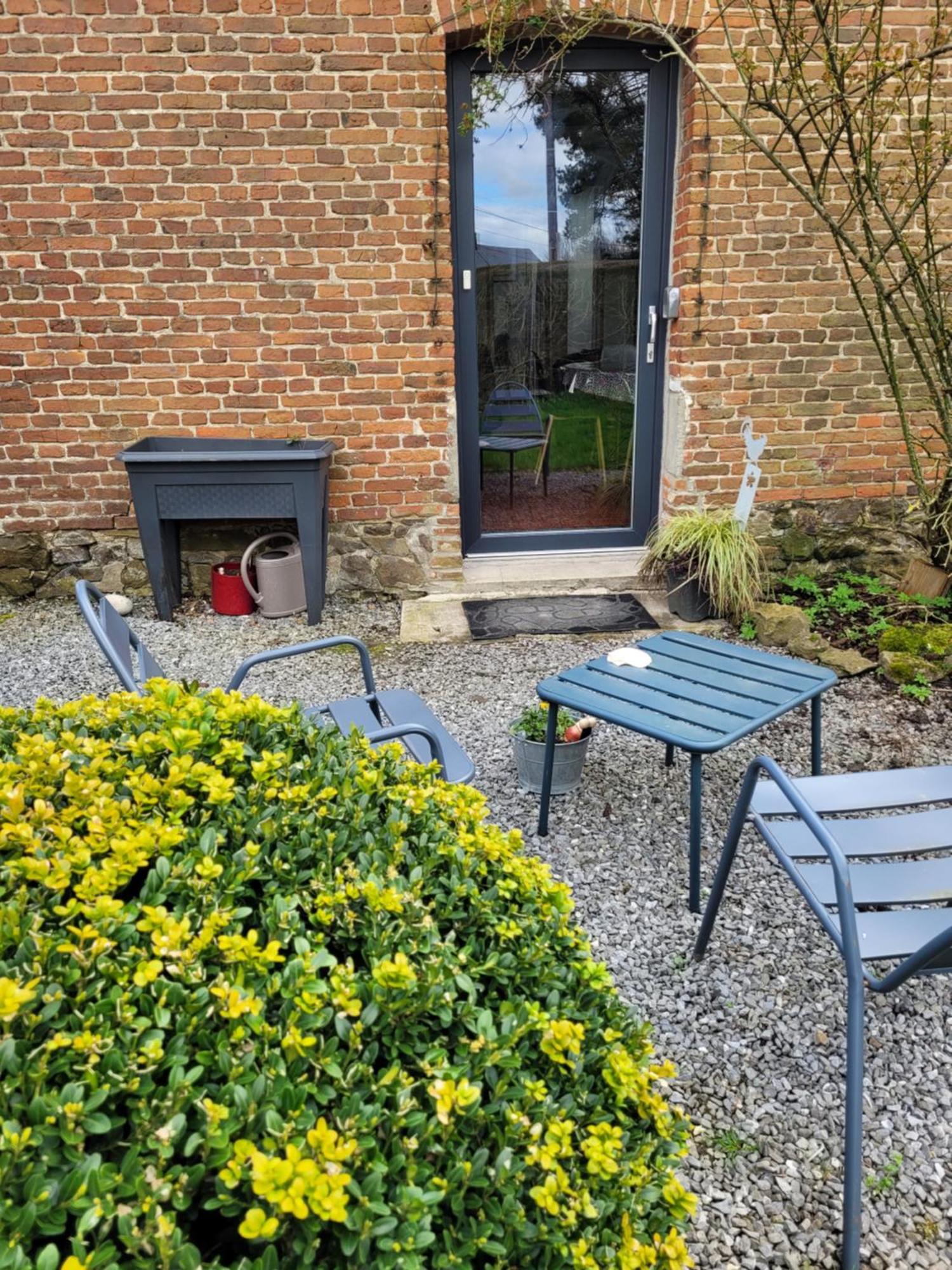 Studio Bienvenue Du Cote De Chez Nous Avec Jardin Privatif Wignehies Exteriér fotografie