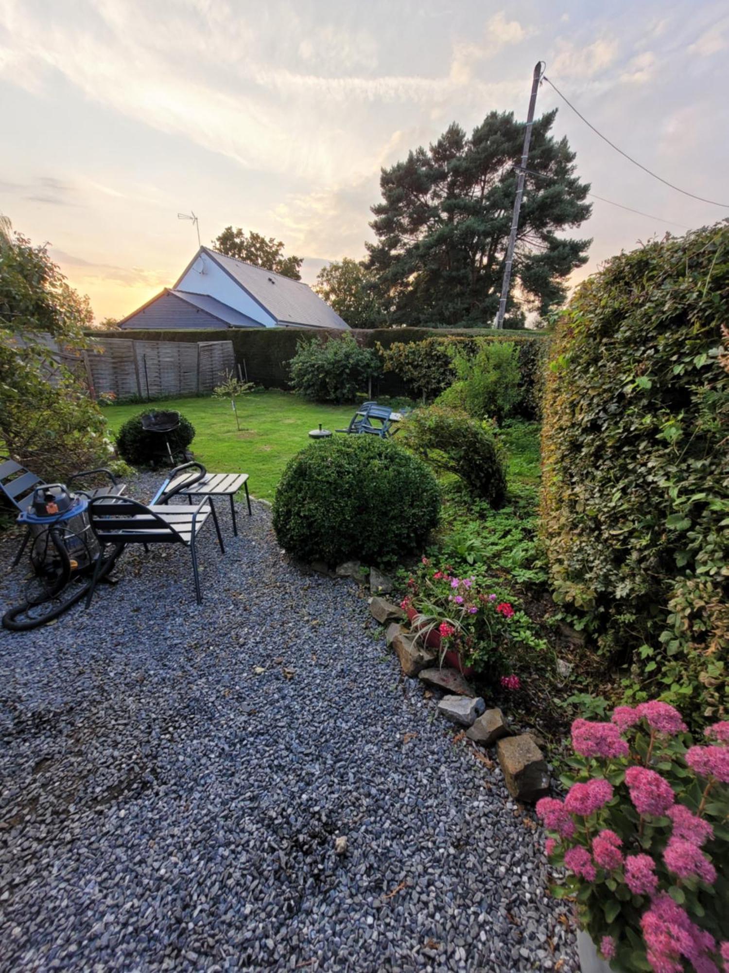 Studio Bienvenue Du Cote De Chez Nous Avec Jardin Privatif Wignehies Exteriér fotografie
