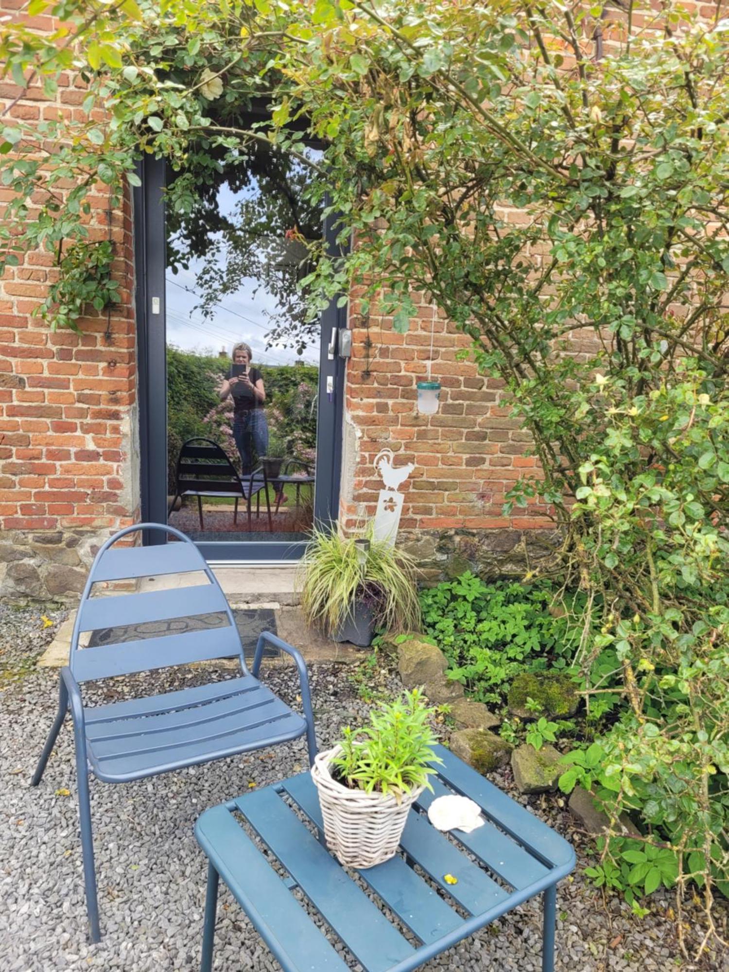 Studio Bienvenue Du Cote De Chez Nous Avec Jardin Privatif Wignehies Exteriér fotografie