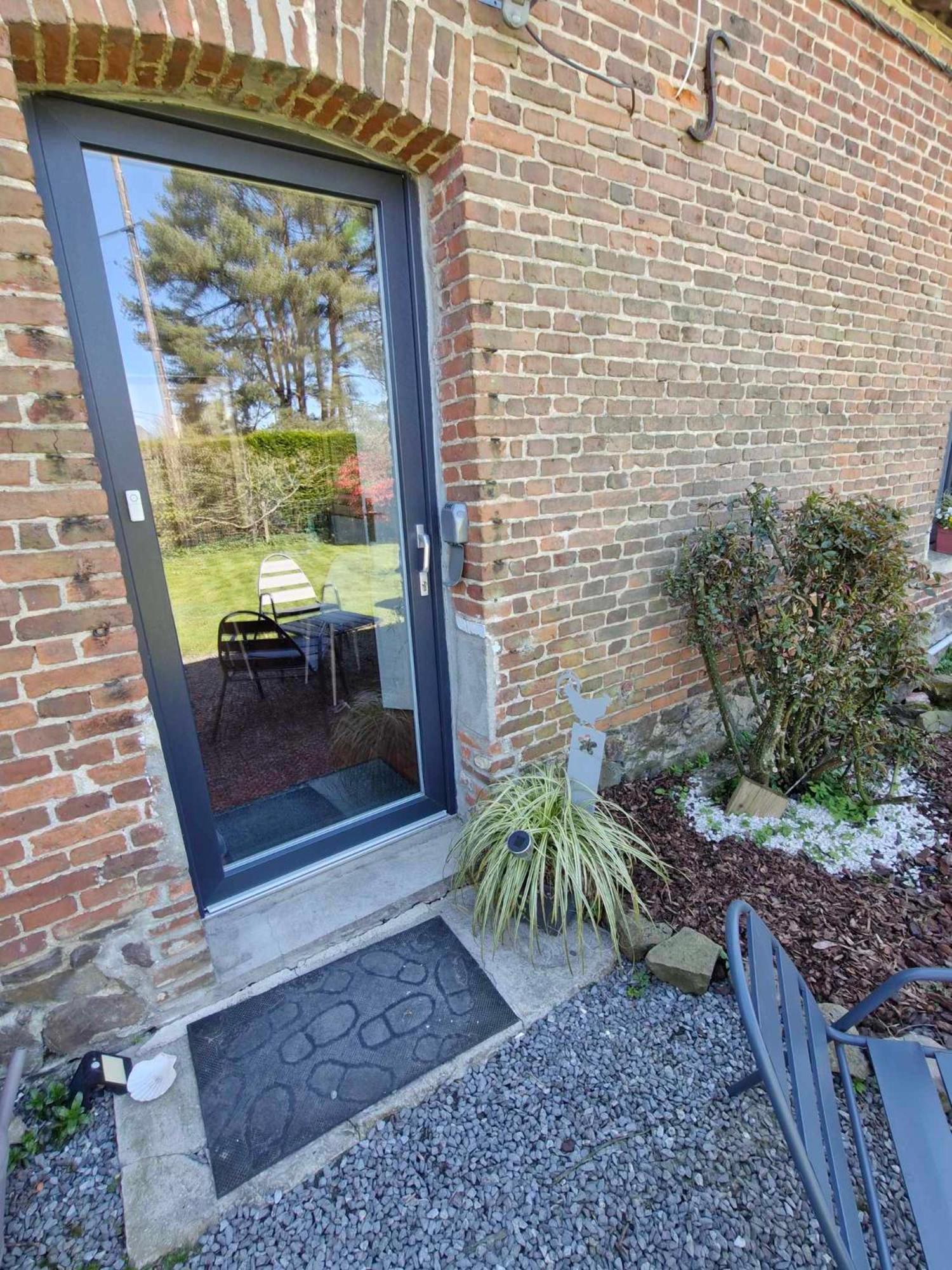 Studio Bienvenue Du Cote De Chez Nous Avec Jardin Privatif Wignehies Exteriér fotografie